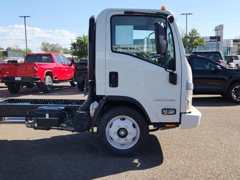 New 2025 Chevrolet Low Cab Forward image 8
