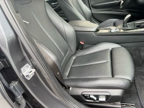 Used 2017 BMW 330i xDrive Sedan AWD/4WD image 8