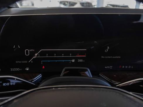 Used 2025 Cadillac Escalade Premium Luxury Platinum image 16