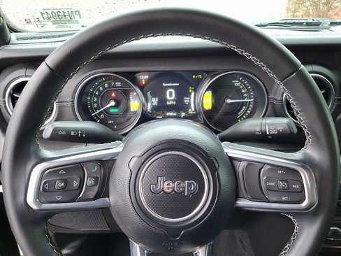 Used 2021 Jeep Wrangler Unlimited Sahara image 20