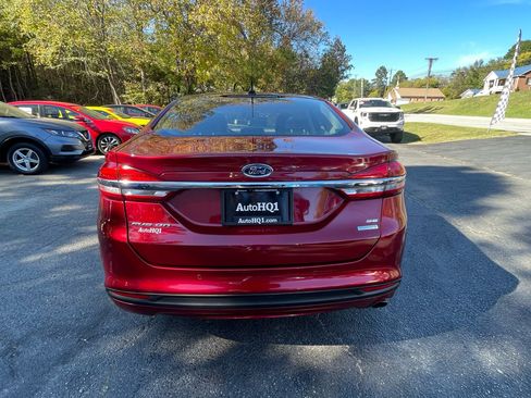 Used 2018 Ford Fusion SE w/ Fusion SE Technology Package image 7