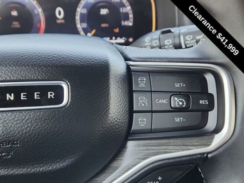 Used 2024 Jeep Wagoneer Series III image 35