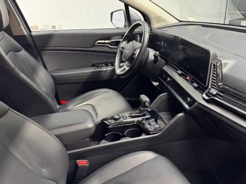 Used 2024 Kia Sportage EX FWD image 13