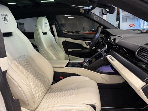 Used 2022 Lamborghini Urus image 25