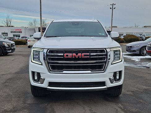 Used 2023 GMC Yukon SLT image 2