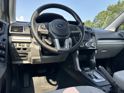 Used 2017 Subaru Forester 2.5i Premium AWD/4WD image 16