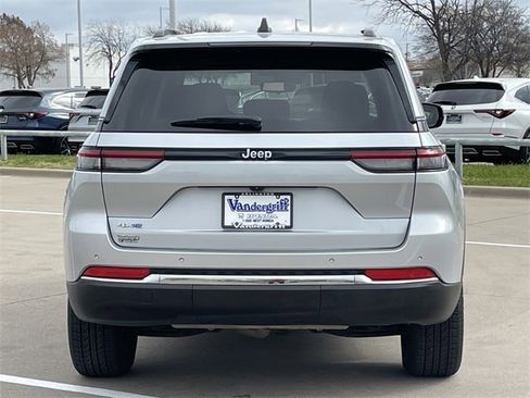 Used 2023 Jeep Grand Cherokee 4WD 4xe image 5