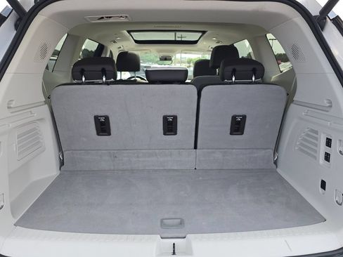 Used 2024 GMC Acadia Denali w/ Super Cruise Package FWD image 14