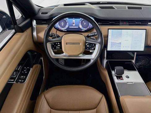 Certified 2025 Land Rover Range Rover SE AWD/4WD image 23