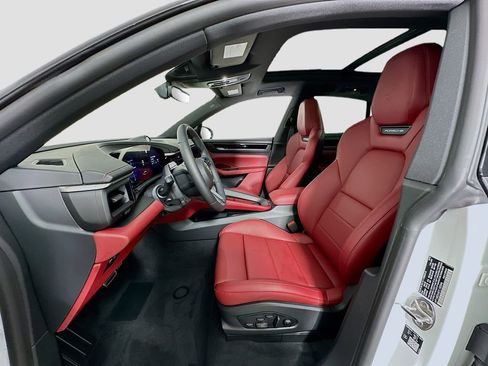 New 2026 Porsche Macan 4S Electric AWD/4WD image 5