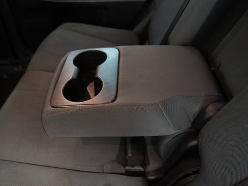 Used 2019 Toyota Highlander LE AWD/4WD image 28