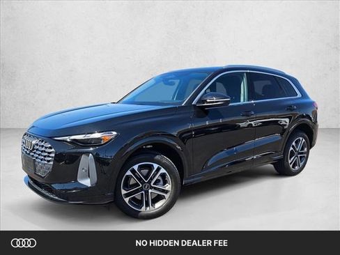 Used 2025 Audi Q5 Premium w/ Convenience Package AWD/4WD image 1
