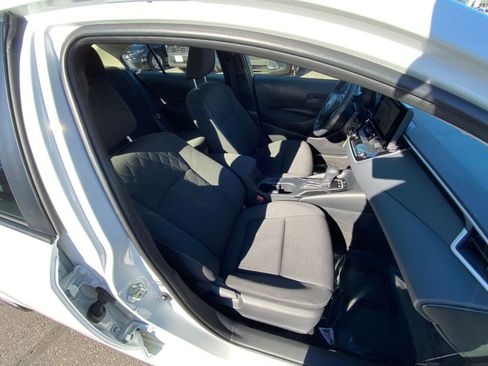 Used 2025 Toyota Corolla LE image 27