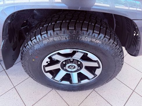 Used 2021 Toyota 4Runner TRD Off-Road Premium w/ Moonroof Package AWD/4WD image 16