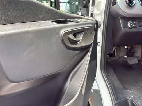 Used 2025 Mercedes-Benz Sprinter 2500 image 20