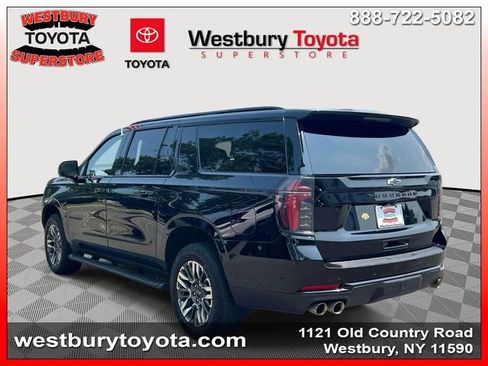 Used 2025 Chevrolet Suburban Z71 AWD/4WD image 11