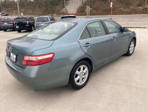 Used 2009 Toyota Camry XLE image 6
