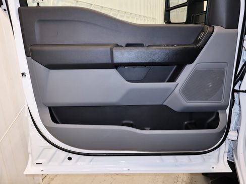 New 2026 Ford F550 4x4 Regular Cab Super Duty image 9