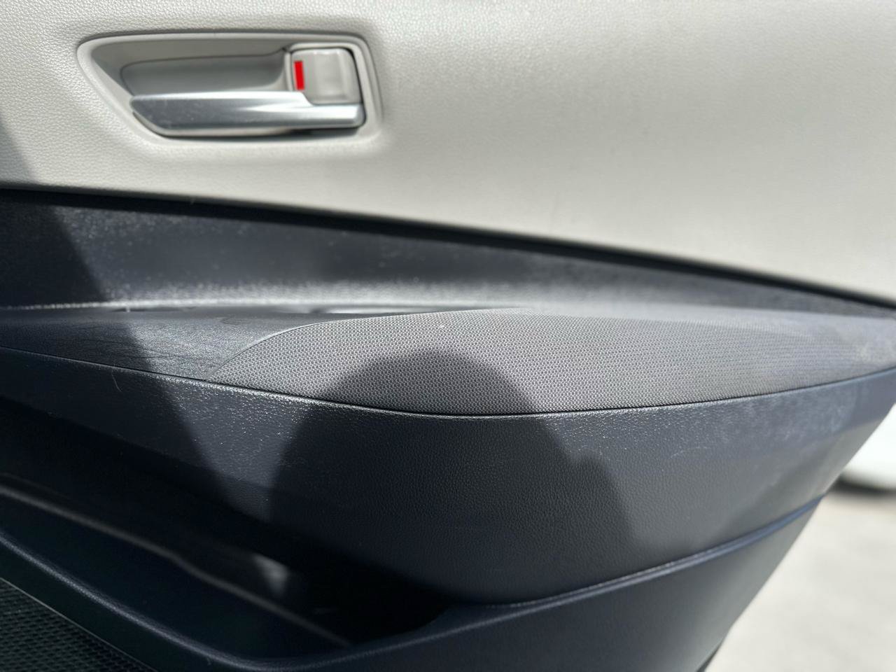 Used 2020 Toyota Corolla LE FWD image 17