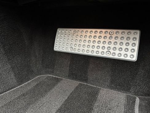 Certified 2014 Ferrari F12 Berlinetta image 18