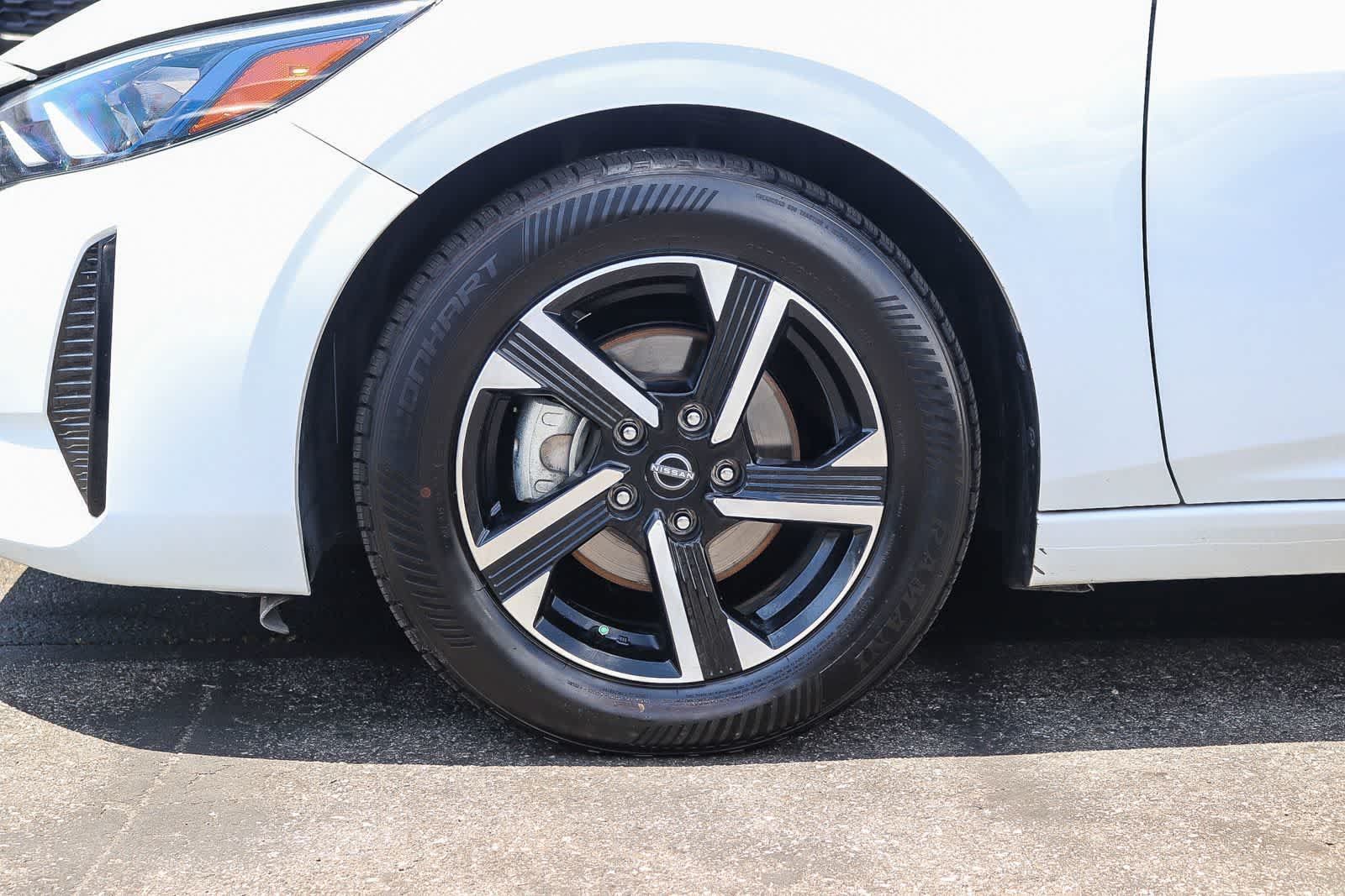 Used 2024 Nissan Sentra SV FWD image 10