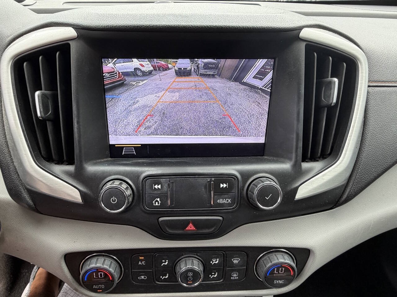 Used 2020 GMC Terrain SLT AWD/4WD image 13