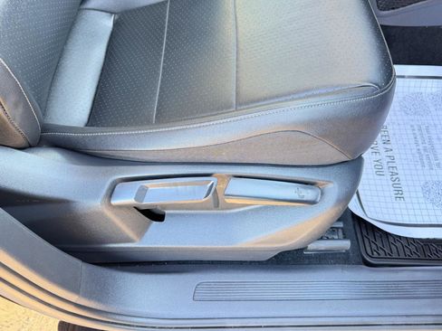 Used 2020 Volkswagen Tiguan SE w/ Panoramic Sunroof Package image 46