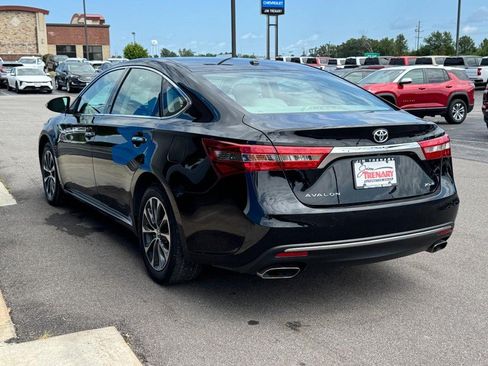 Used 2017 Toyota Avalon XLE w/ All Weather Liner Package FWD image 6