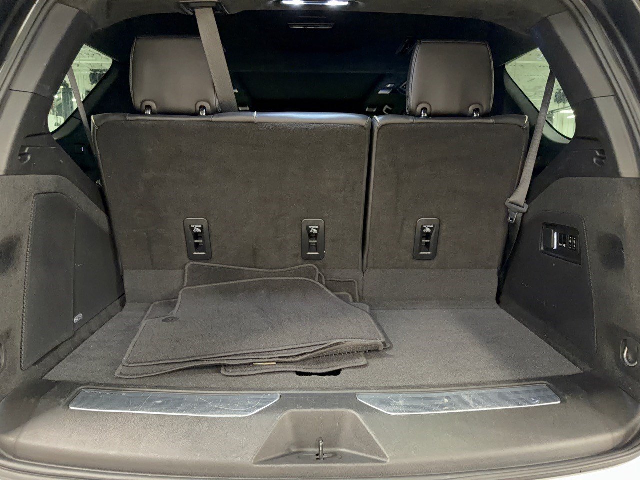 Certified 2023 Cadillac Escalade Sport Platinum w/ LPO, ONYX Package AWD/4WD image 28