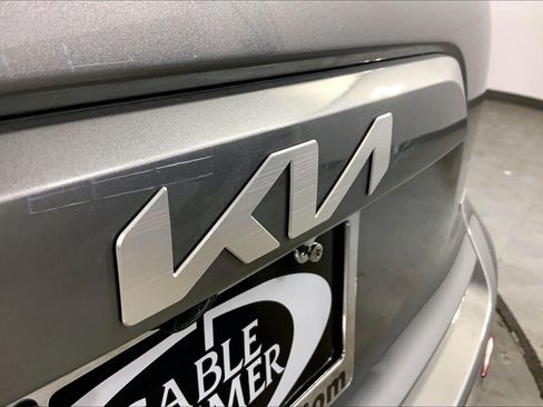 Certified 2025 Kia Niro SX Touring FWD image 30