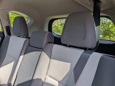 Used 2015 Toyota RAV4 LE image 28