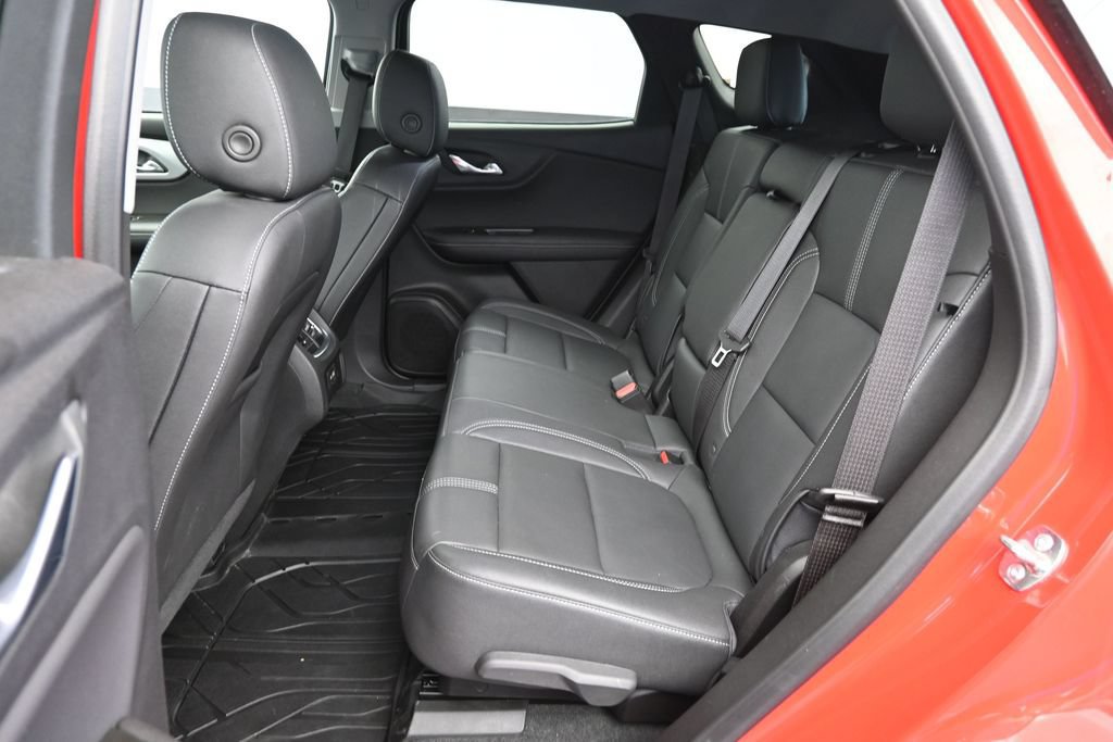 Used 2024 Chevrolet Blazer LT w/ Midnight/Sport Edition FWD image 21
