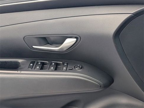 Used 2022 Hyundai Tucson SEL w/ Winter Package image 23