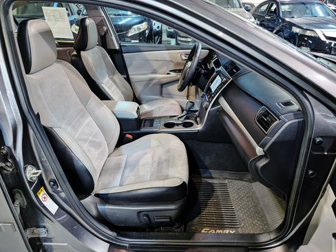 Used 2016 Toyota Camry XSE w/ Moonroof Package FWD image 30