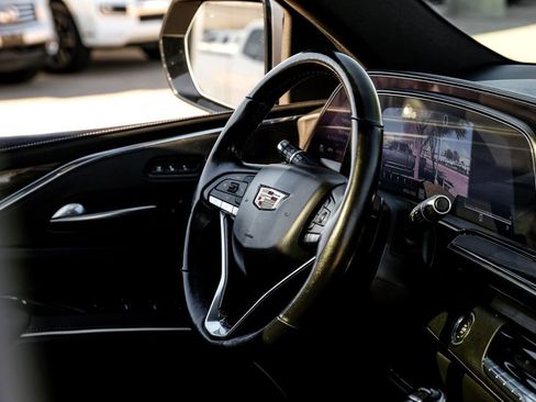 Used 2021 Cadillac Escalade ESV Sport image 12