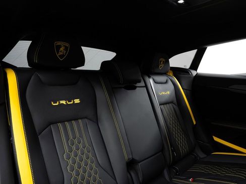 Used 2023 Lamborghini Urus Performante image 45