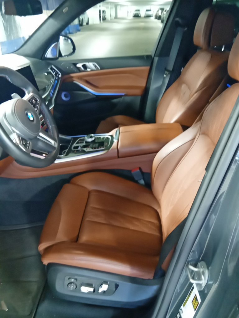 Used 2026 BMW X7 M60i AWD/4WD image 9