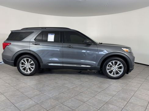 Used 2022 Ford Explorer XLT w/ Equipment Group 202A RWD image 8