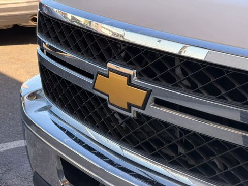 Used 2014 Chevrolet Silverado 2500 W/T RWD image 9