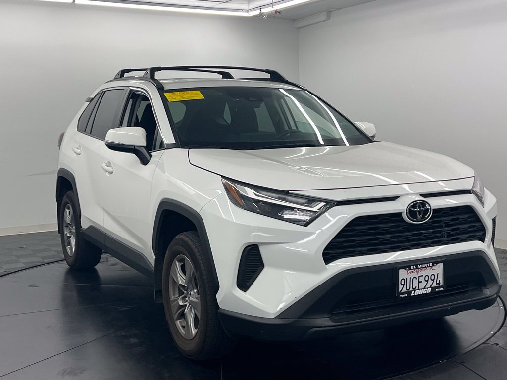 Used 2025 Toyota RAV4 XLE w/ Convenience Package FWD image 3