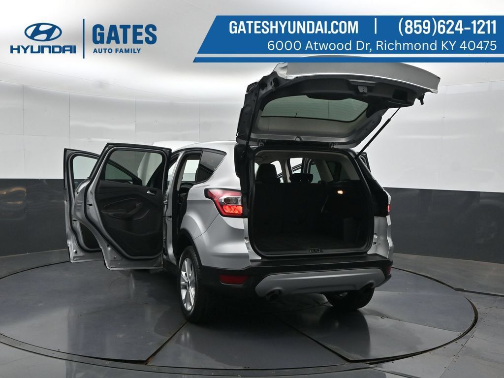 Used 2017 Ford Escape SE AWD/4WD image 55