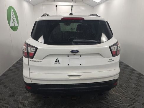 Used 2017 Ford Escape SE w/ SE Sport Appearance Package AWD/4WD image 4