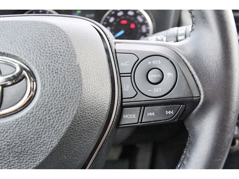 Used 2022 Toyota RAV4 SE image 14