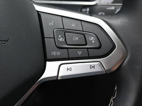 Used 2023 Volkswagen Tiguan SE AWD/4WD image 17
