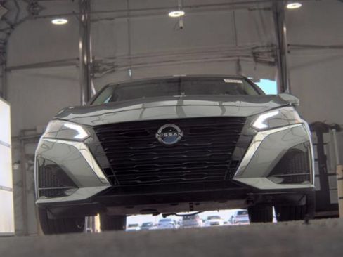 Used 2024 Nissan Altima 2.5 SL AWD/4WD image 3