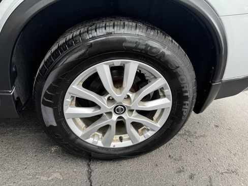 Used 2019 Nissan Rogue SV image 31