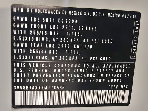 Used 2024 Volkswagen Tiguan SE R-Line image 64