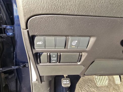 Used 2021 Nissan Armada SL w/ Captain's Chairs Package image 19