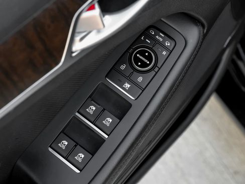 Used 2017 Genesis G80 3.8 w/ Option Group 03 image 40