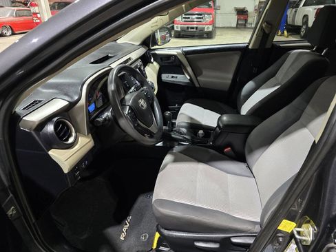 Used 2015 Toyota RAV4 LE image 25